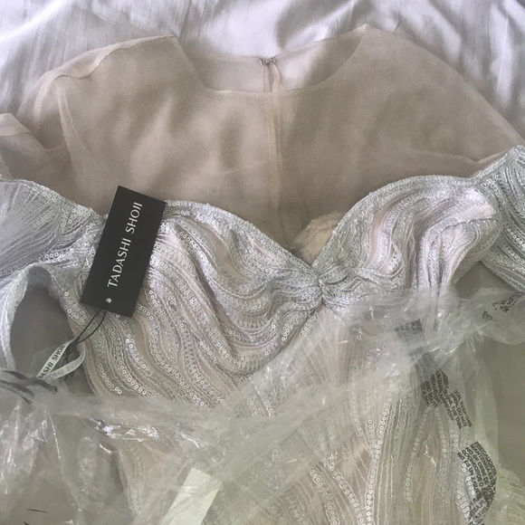 Metallic Embroidered Dress - Picture 3 of 7